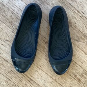 Black crocs Brooklyn dipped round toe flats women’s size 9 good used condition